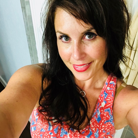 Meet your Posher, Tami - Picture 1 of 1